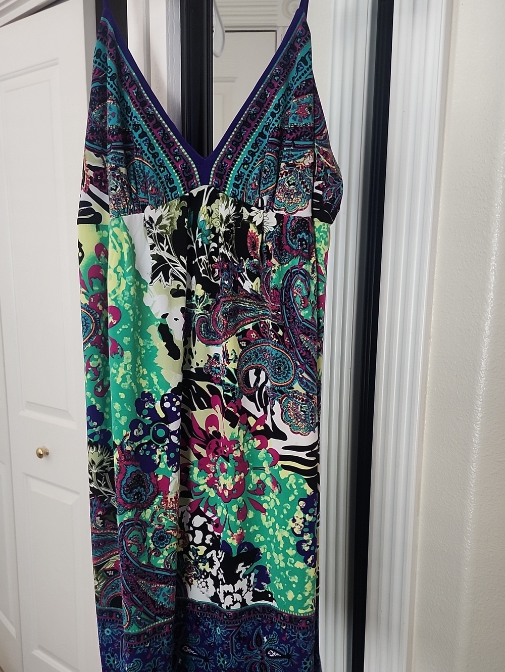 Cristinalove Multicolor Paisley V-Neck Mini Dress